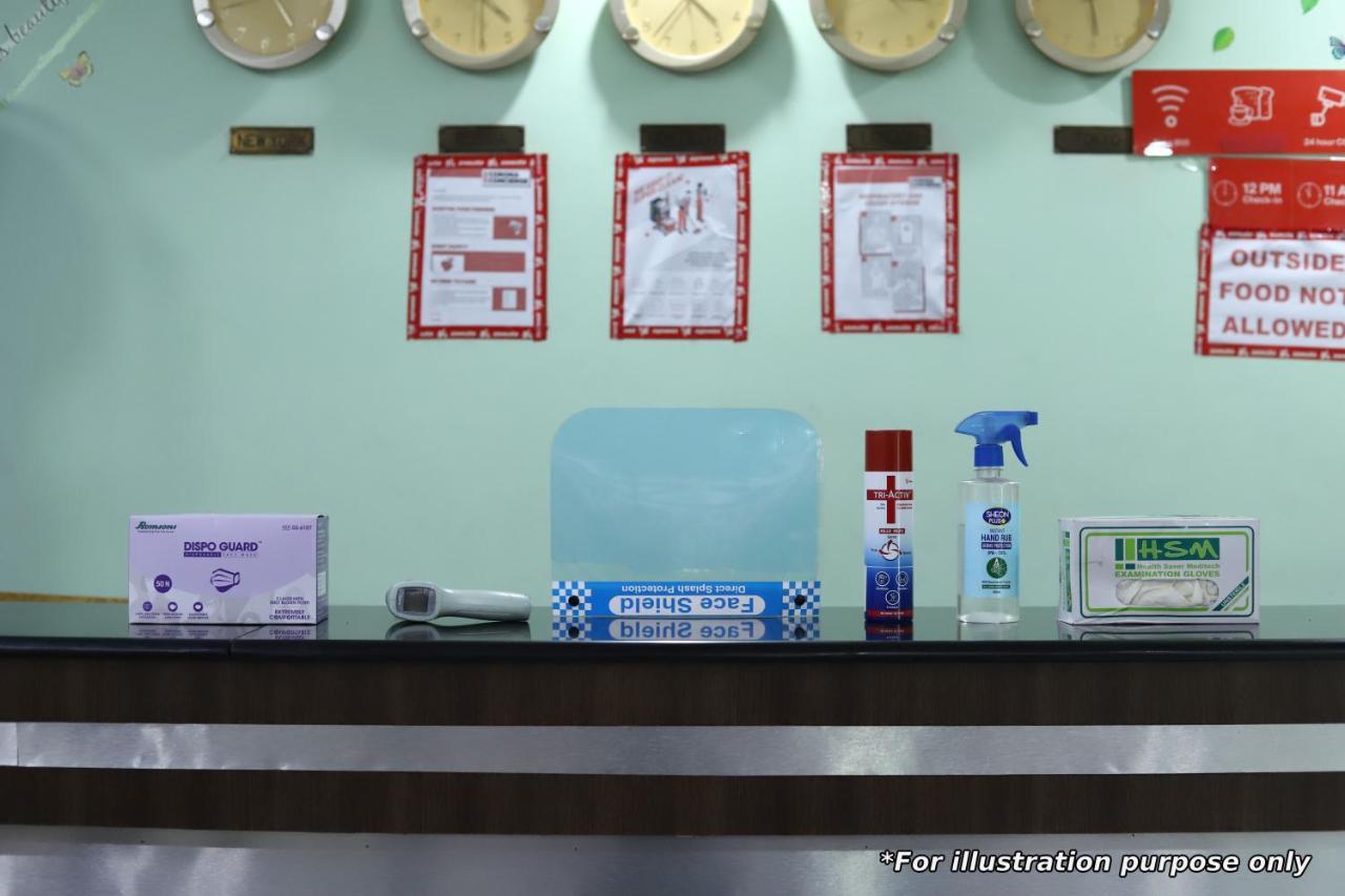 Vaccinated Staff - OYO 70286 Svr Grand Hotel Hyderabad Esterno foto